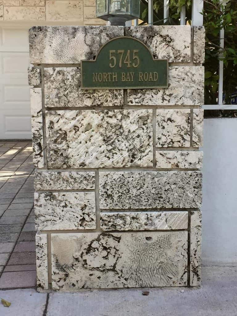 Authentic Fl Keystone In Random Keystone Pattern Aged & Weathered For Castle Look Opt